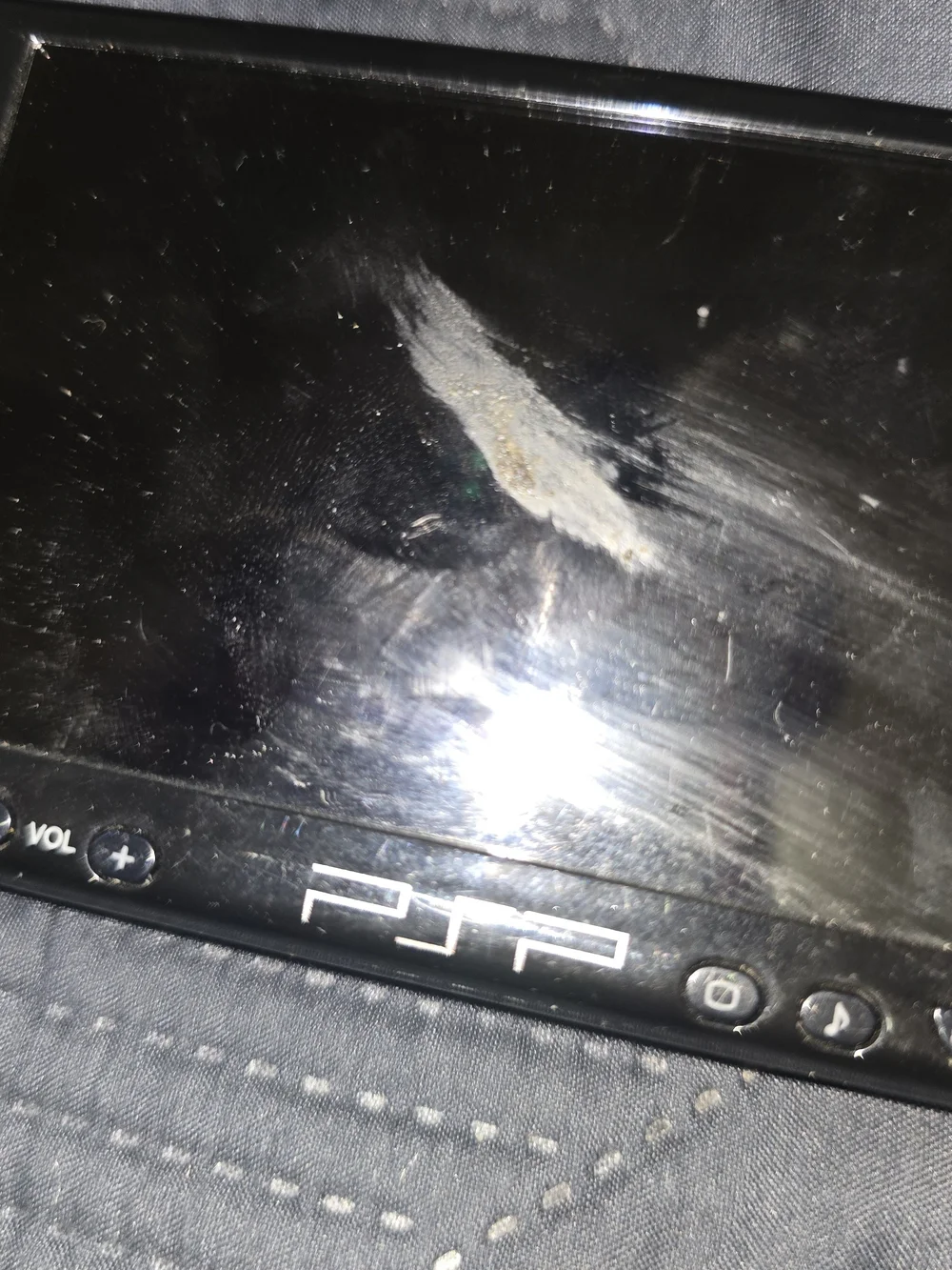 Boken Sony PSP Portable Gaming Console For Parts. Cracked Screen! Pls Read